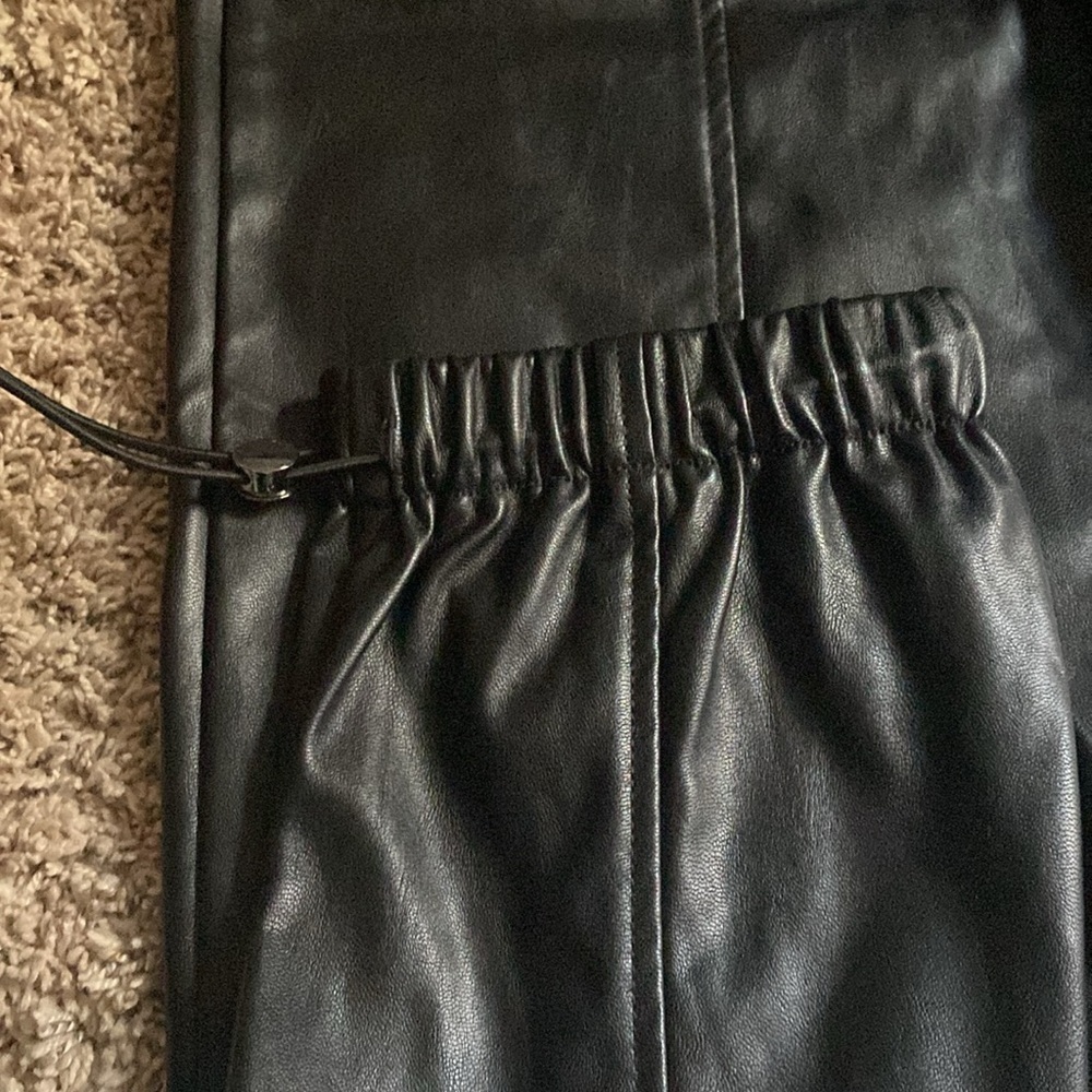 Bardot faux leather cargo pants NWT - Picture 2 of 8